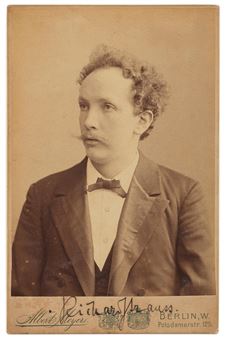 Vintage, Albumin auf Studiokarton, carte de cabinet, mit eigenhändigen Unterschrift des Komponisten sowie Datumpräge stempel - Albert Meyer