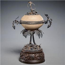 Millea Bros. Ltd. will hold a three-day auction titled Apfelicious! / The Iris Apfel Sale