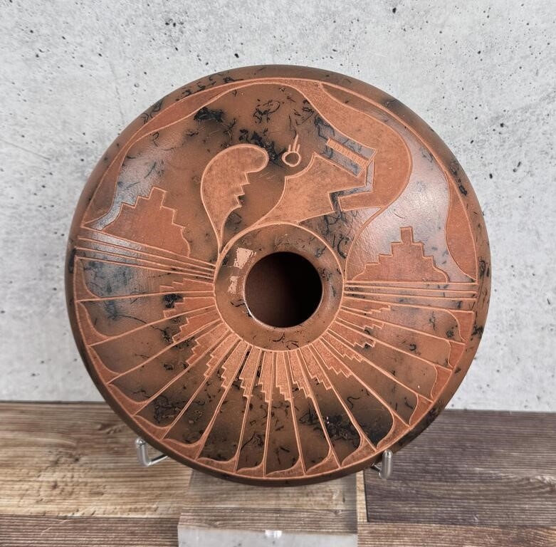 Artwork by Hanna Jay Kinlicheni, Navajo Horsehair Pot