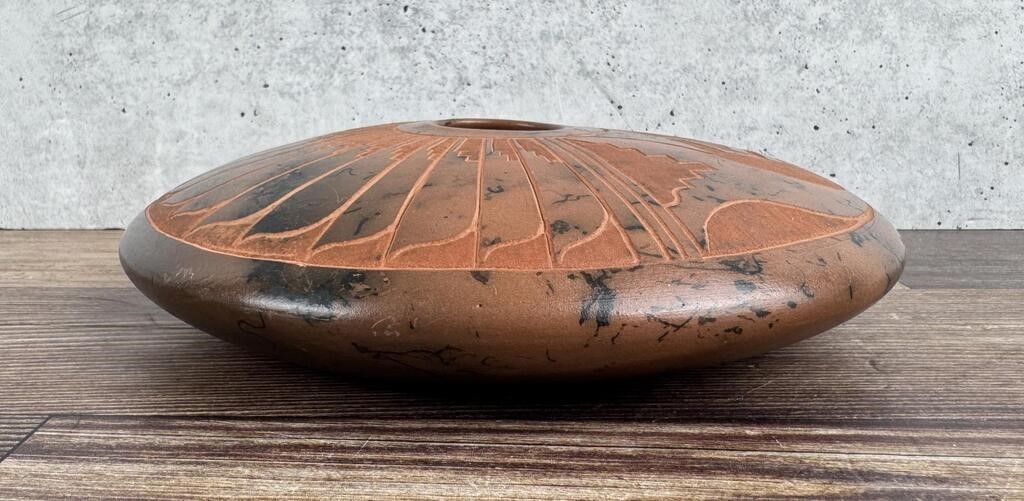 Artwork by Hanna Jay Kinlicheni, Navajo Horsehair Pot