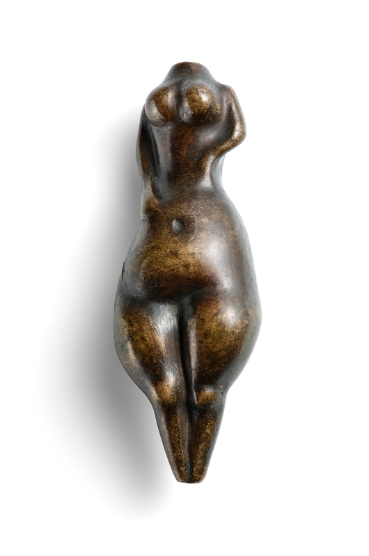 Artwork by Ewald Mataré, Weibliches Idol, Made of Bronze