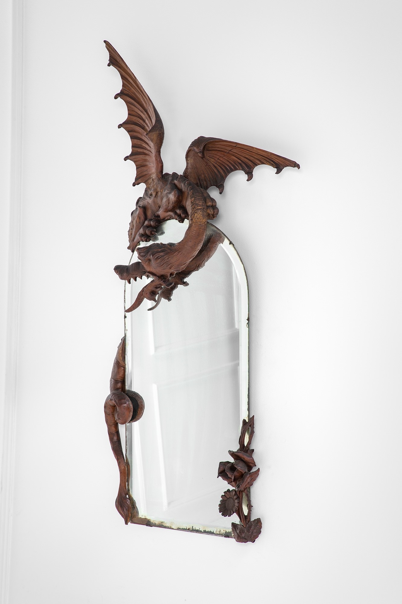 Artwork by Gabriel Viardot, Specchio, Made of carved wood