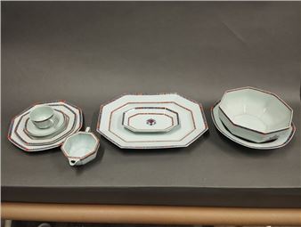 Tableware: the BACCARAT collection and an important collection of silver and silver-plated silverware, furniture and objets d'art. - Delon-Hoebanx Auction House