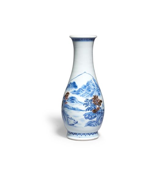 A FINE BLUE AND WHITE AND COPPER-RED PEAR-SHAPED VASE