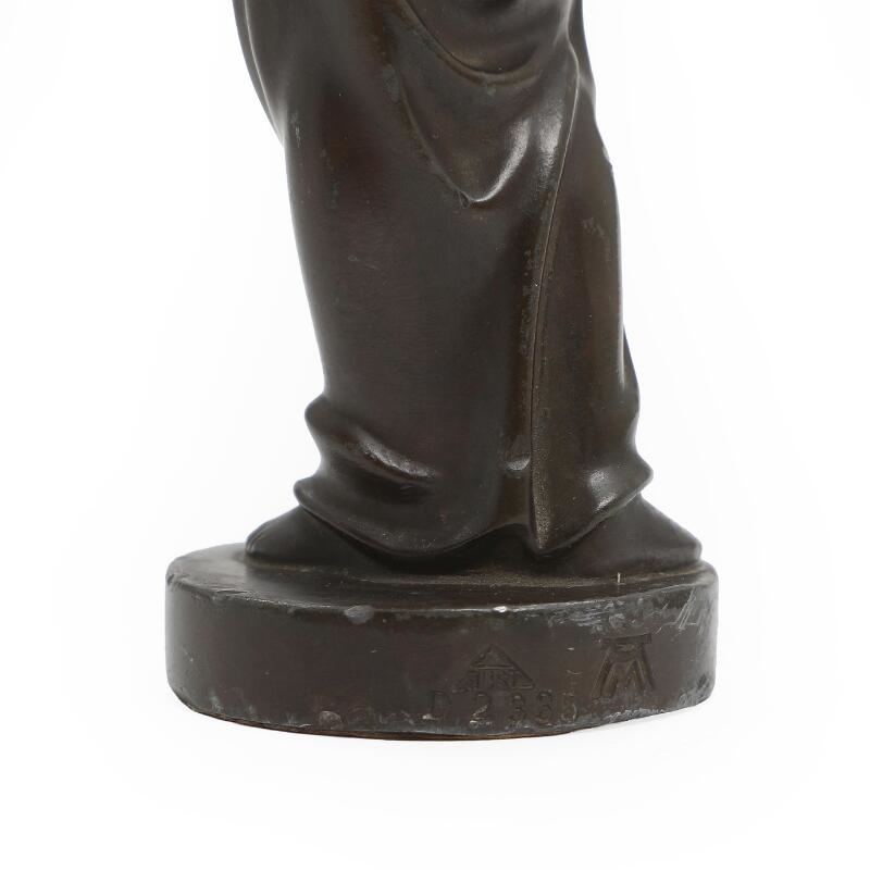 Artwork by Arno Malinowski, A standing female figure, Made of Disco Metal