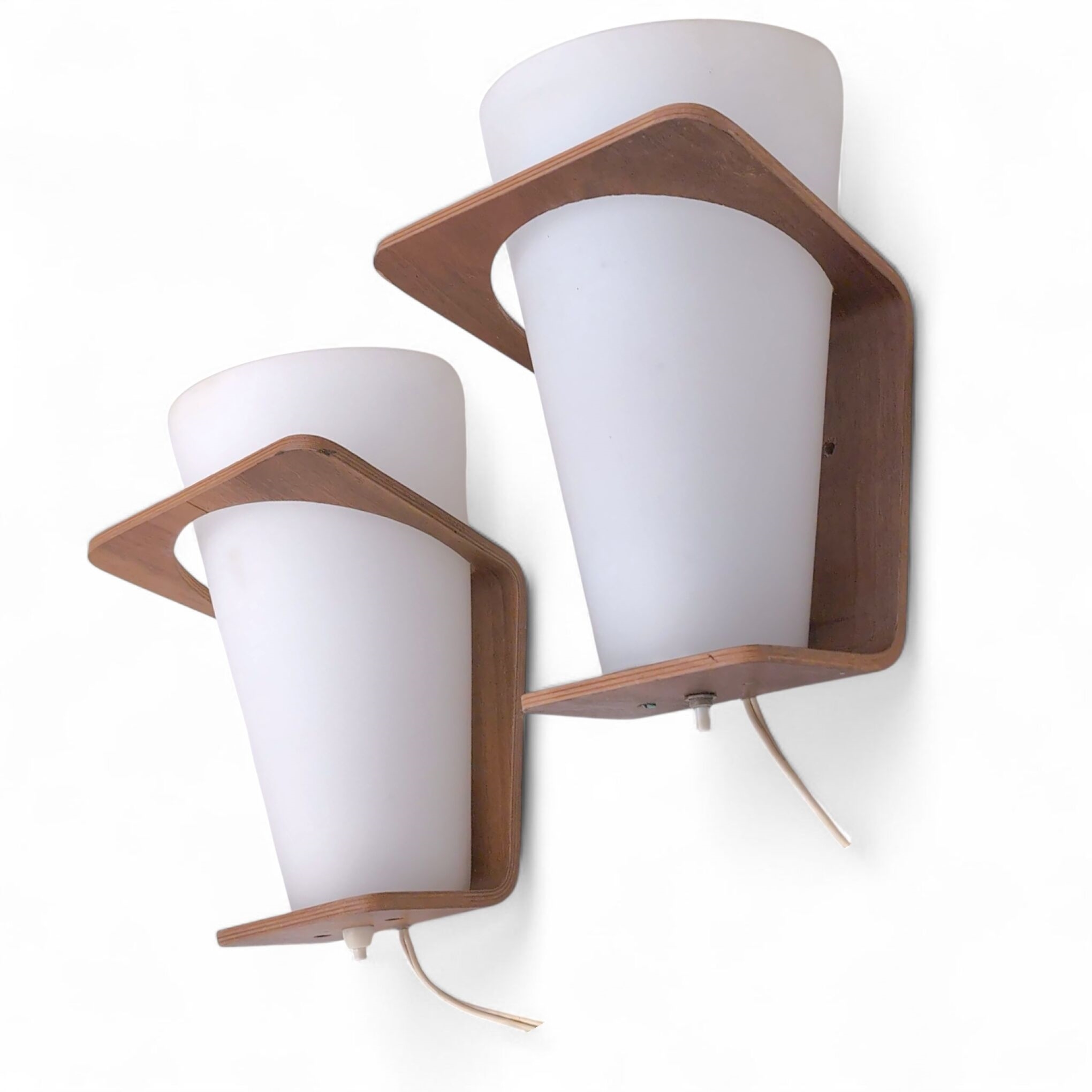 Artwork by Louis Christiaan Kalff, NX 41, Made of Contreplaqué De Teck, Opaline Blanche