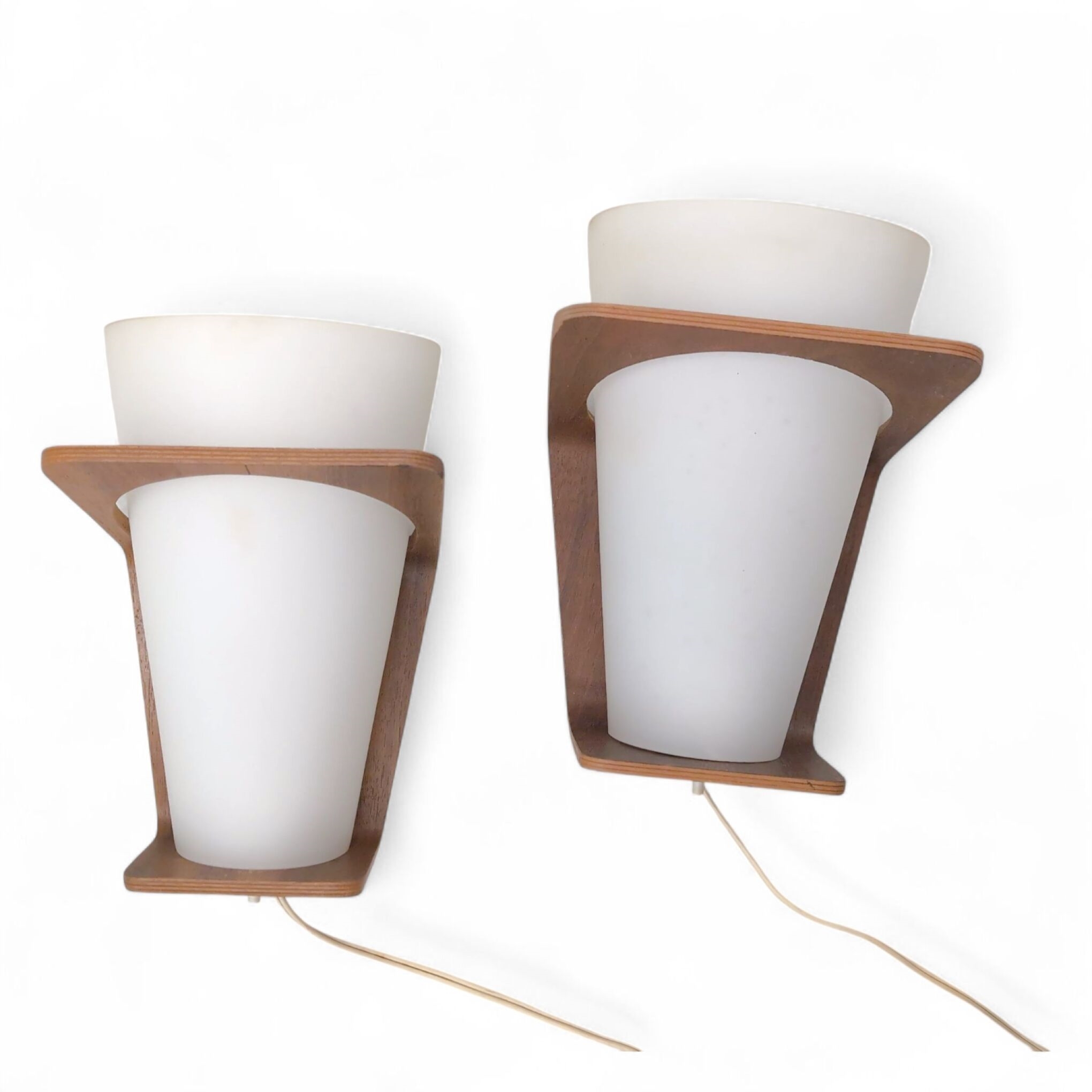 Artwork by Louis Christiaan Kalff, NX 41, Made of Contreplaqué De Teck, Opaline Blanche