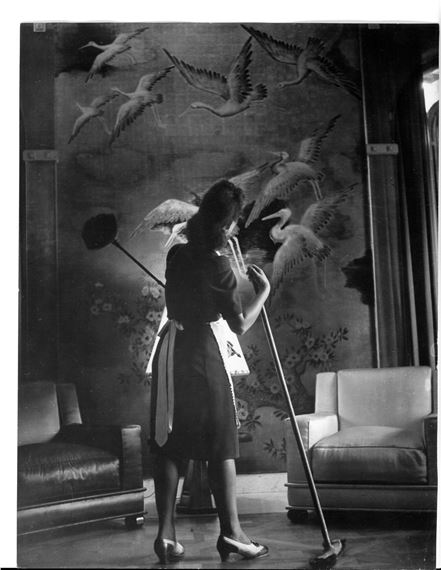 FEMME ÂGÉE AU TABLEAU by Robert Doisneau, circa 1950