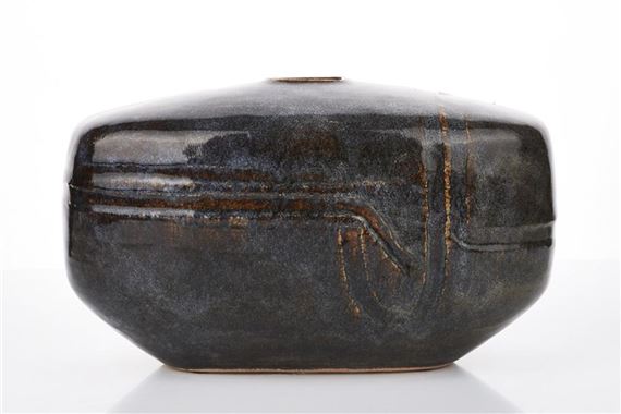 Vase by Hiroe Swen, c. 1977