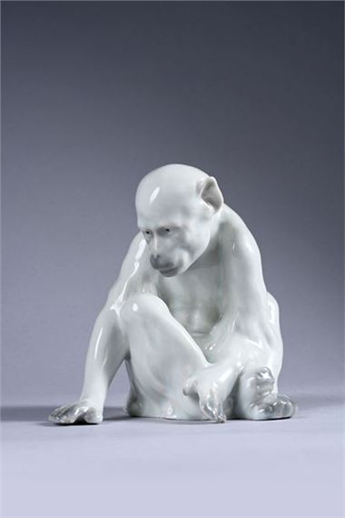 Small seated monkey in white porcelain - Gebruder Heubach