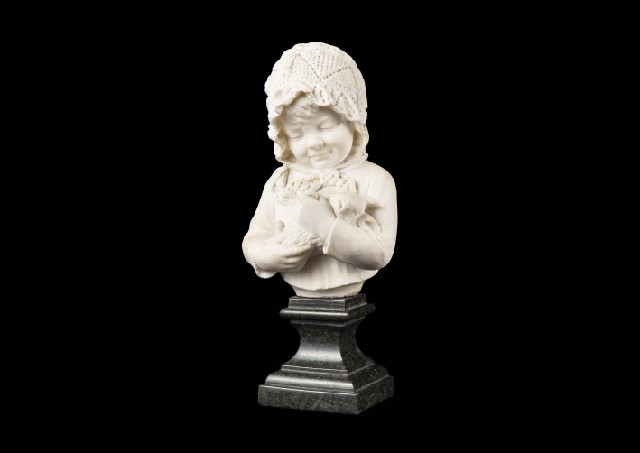Artwork by Cesare Lapini, Girl holding a rabbit, Made of marble, H42.2cm (including pedestal