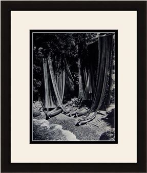 Junks on Shore - José Pérez Gil