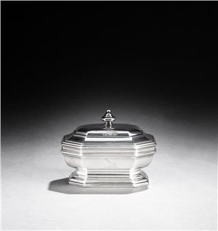 A Queen Ann silver sugar box , Pierre Platel, London, 1713 - Pierre Platel