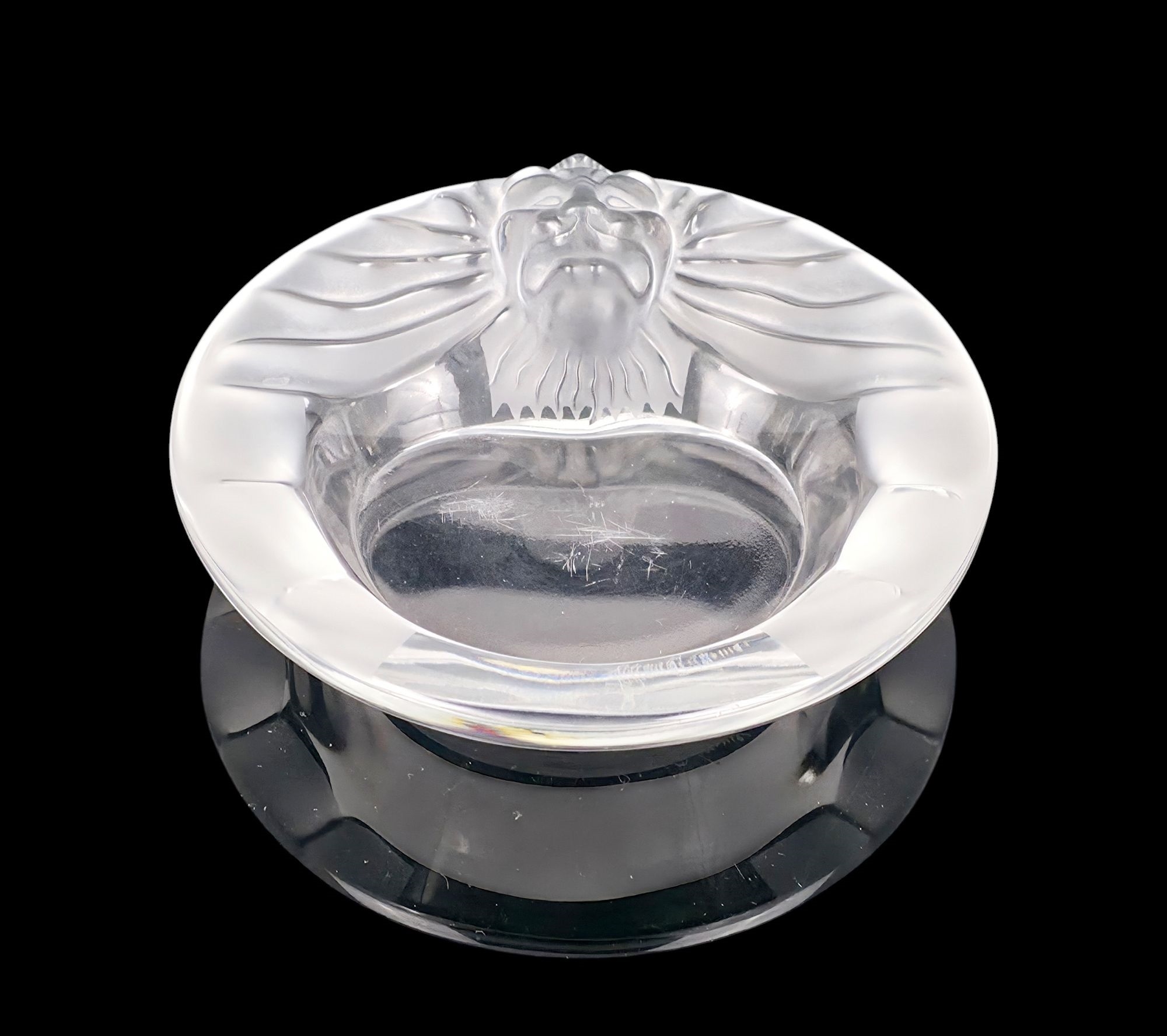 Artwork by René Lalique, Vide poche tête de lion