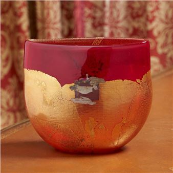 A STUDIO GLASS VASE - Brian Hirst