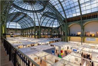 Early Sales at Art Basel Paris See Buyers Favoring Substance Over Speculation