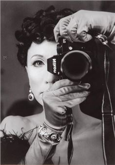 M'S self-portrait nº 40/B (With my camera) - Yasumasa Morimura