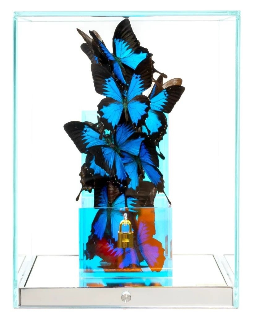 Artwork by Roman Feral, Love Lock Indonésie