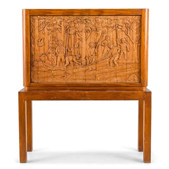 A 1930s wooden writing cabinet - Margareta T. Nordman