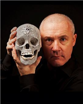 Fun Fact | Damien Hirst and his diamond skull: when death goes bling-bling
