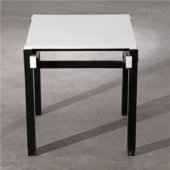 Gerrit Rietveld | Hocker Modell Military Stool (1924) | MutualArt