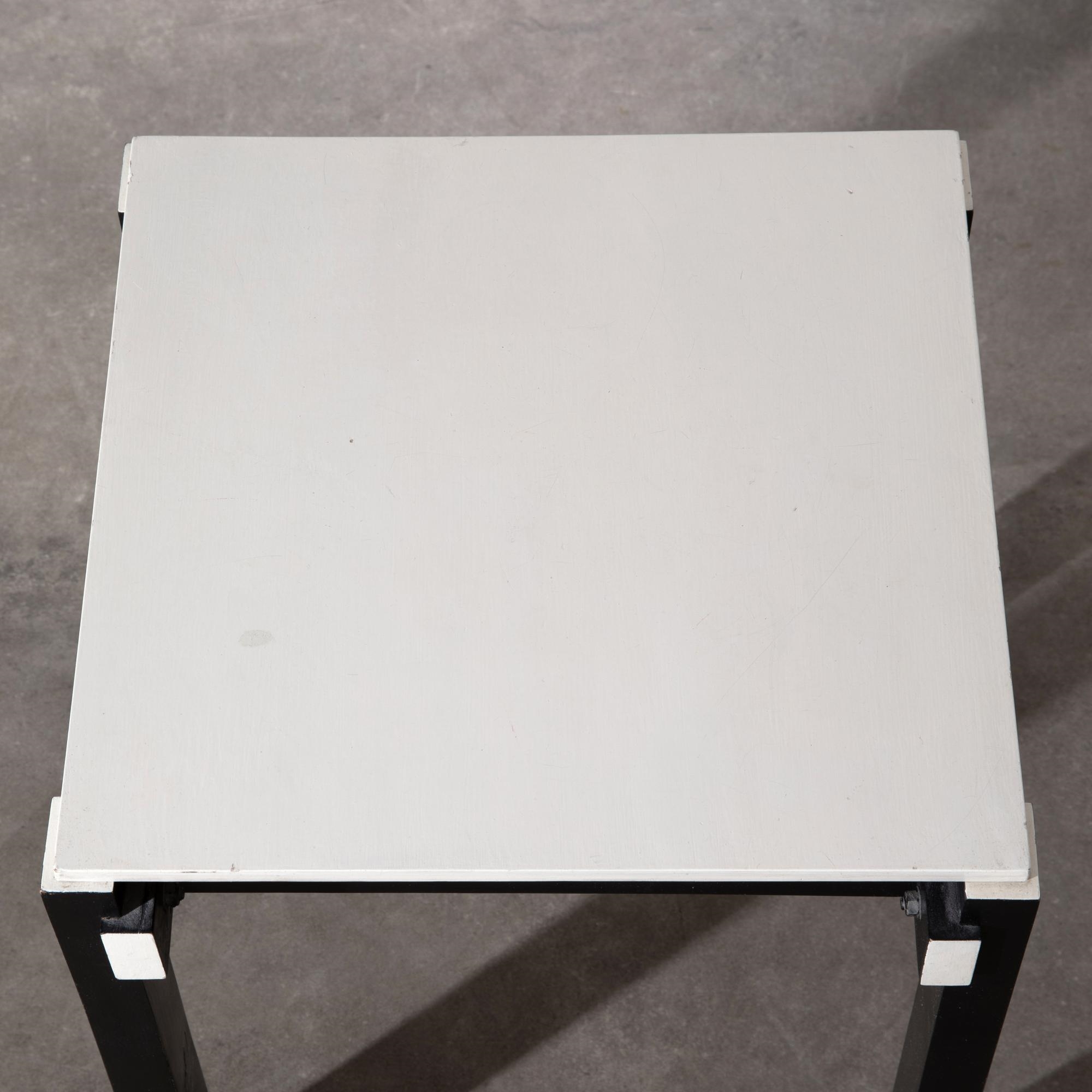 Gerrit Rietveld | Hocker Modell Military Stool (1924) | MutualArt