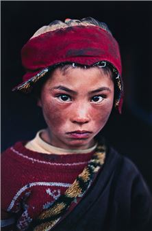 Steve McCurry portfolio makes a successful auction debut in Swann's Fine Photo Auction