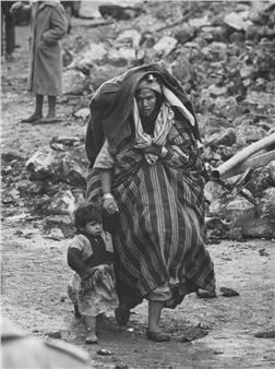 Set of 8 documentary photographs of the earthquake that occurred in Libya in 1963 - Red Grandy