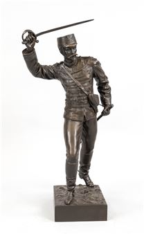 Standfigur eines französischen Soldaten mit erhobenem Säbel