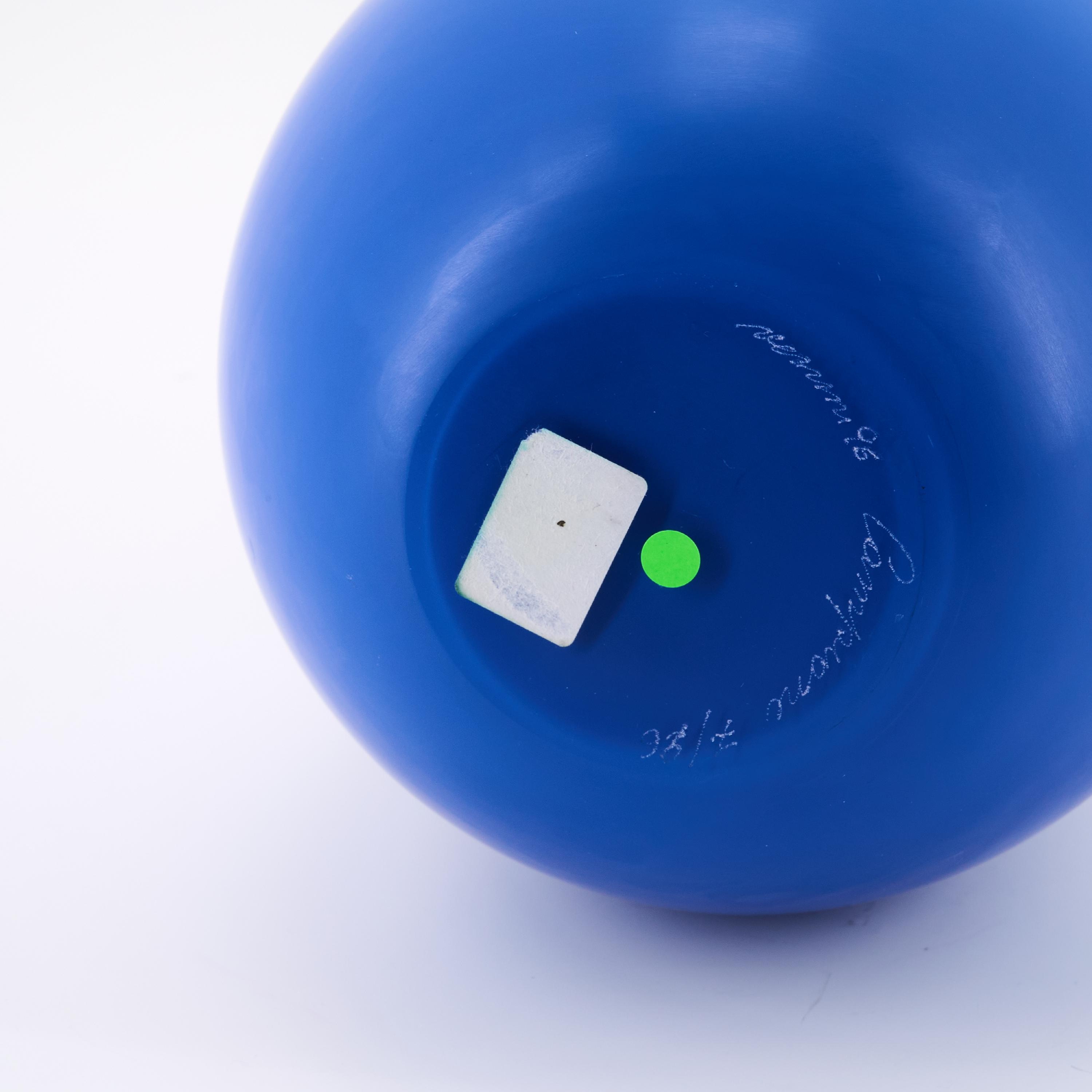 Artwork by Philip Baldwin & Monica Guggisberg, VASE 'NIDO, Made of Acromatic Glass