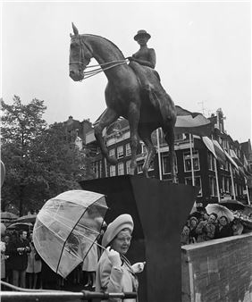 Theresia van der Pant - Museum Beelden aan Zee