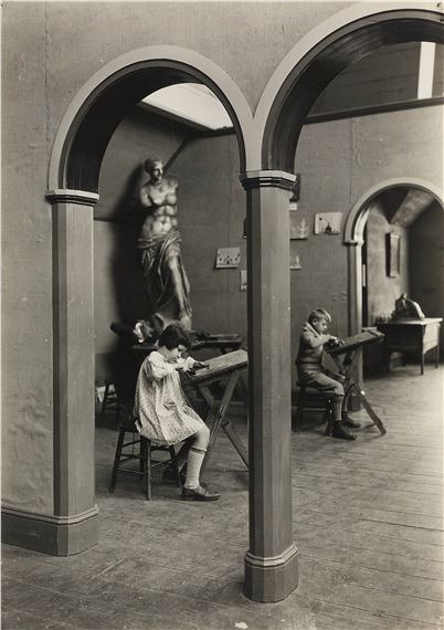 Children working at the studio in Scarboro, NYC 1910s - Lewis Hine