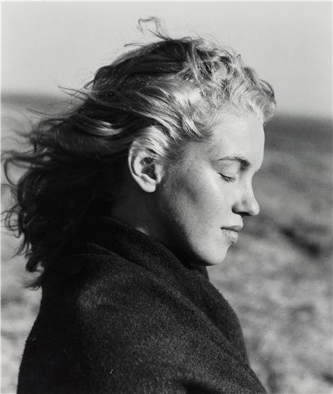Marilyn Monroe (Army Blanket Sitting - Andre de Dienes