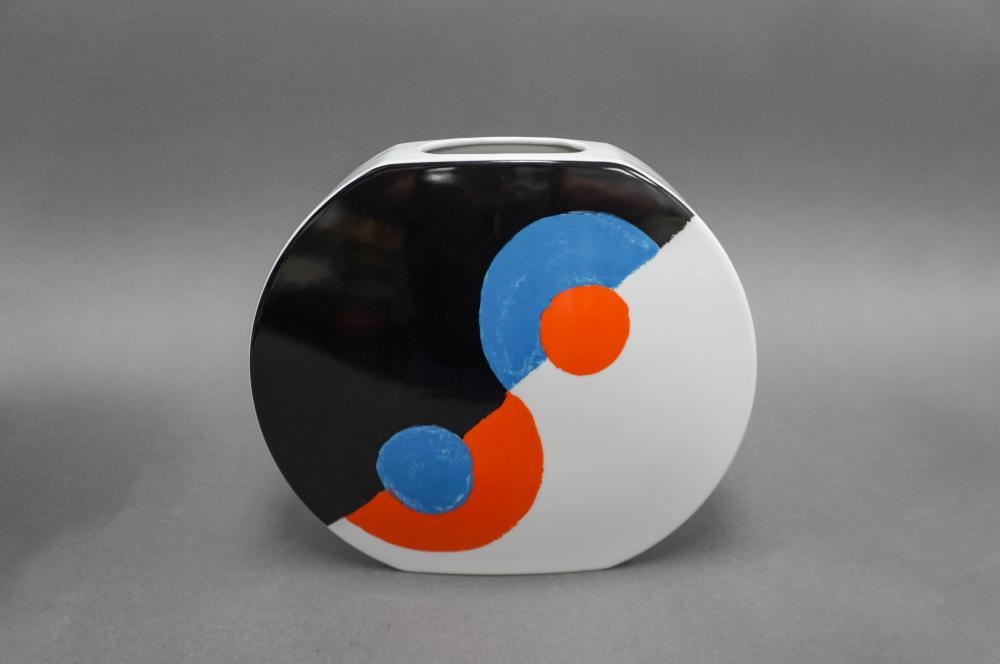 Artwork by Sonia Delaunay, Helice, Made of Porcelain