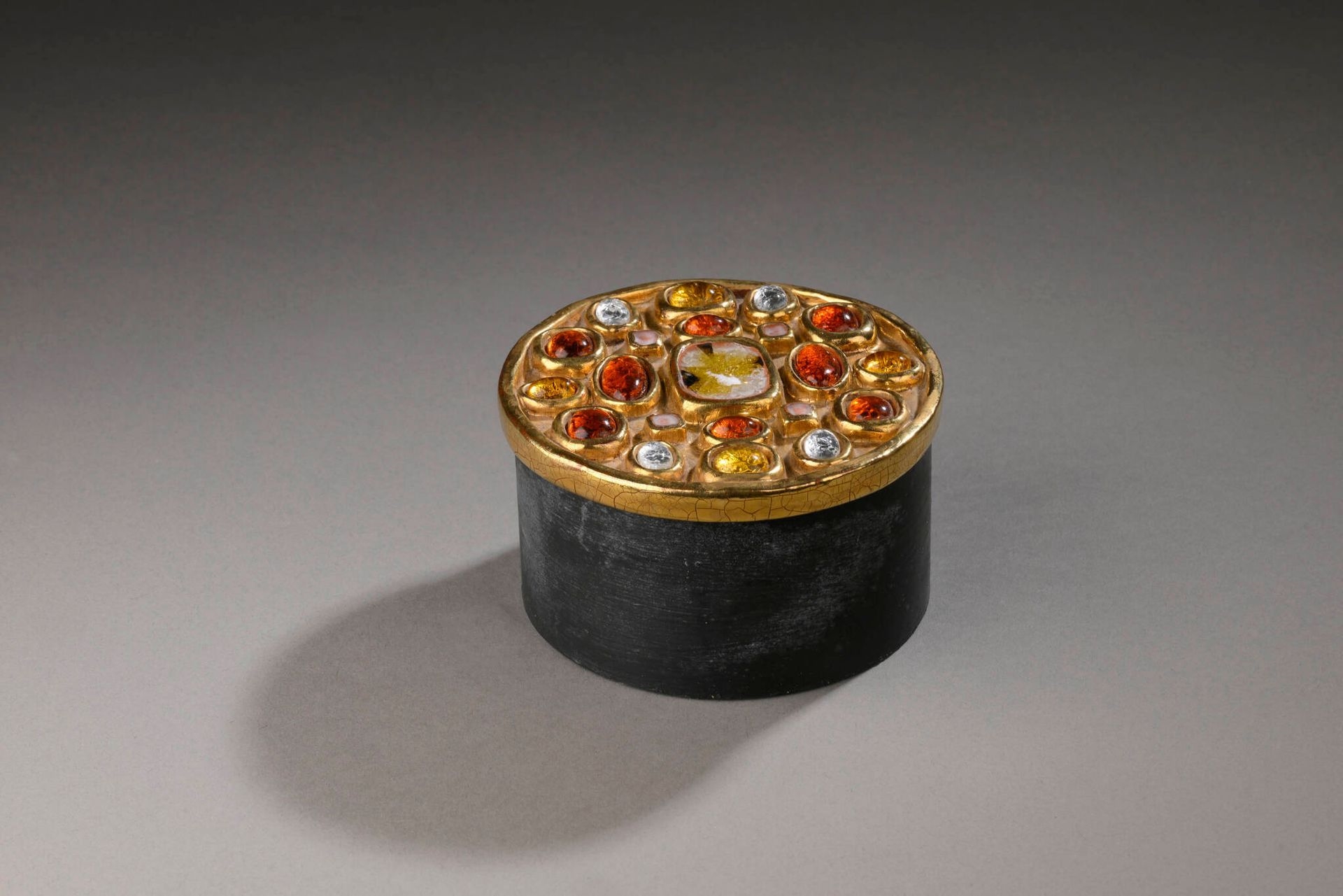 Mithé Espelt | Rond perles jewelry box (Circa 1948) | MutualArt