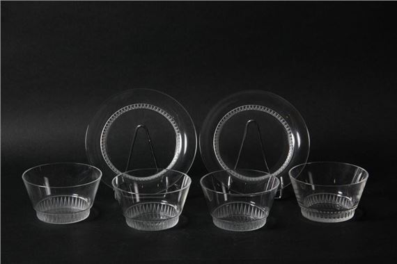 Four hand-blown-molded white glass bowls and two lunch plates - René Lalique