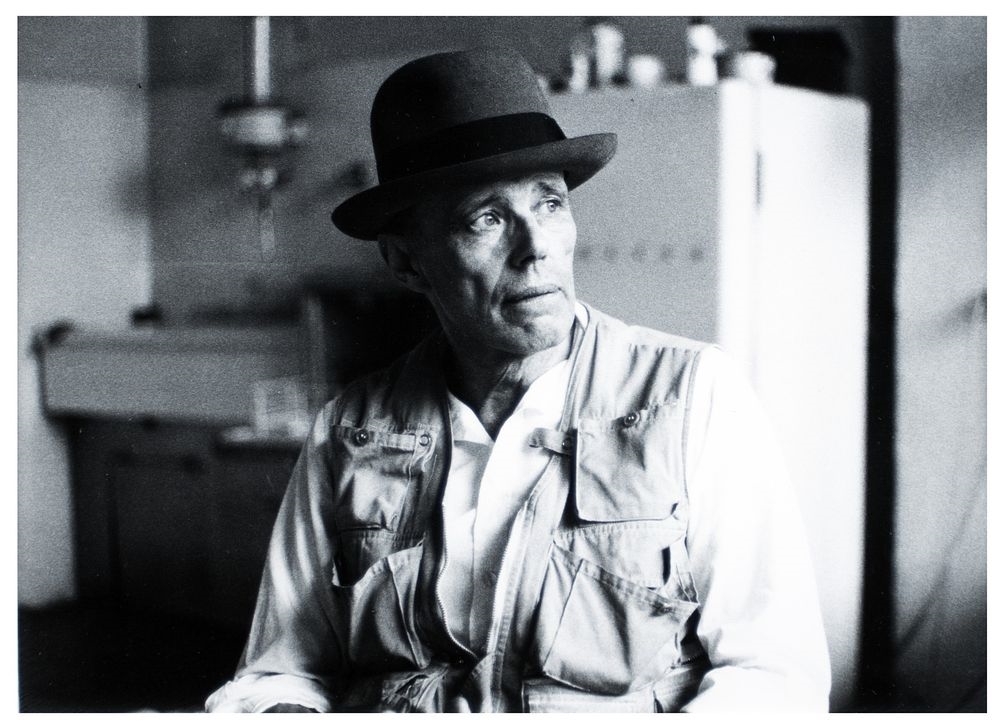 Artwork by Joseph Beuys, Drei Fotografien, Made of Fotografie