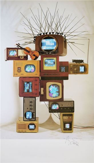 "Hommage to Einstein" (Videoskulptur) - Nam June Paik