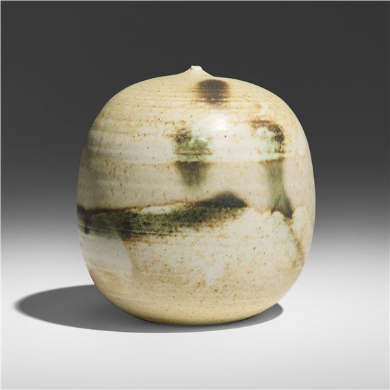 Closed Form (with rattle - Toshiko Takaezu