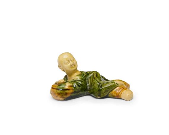 A Chinese sancai-glazed brush rest