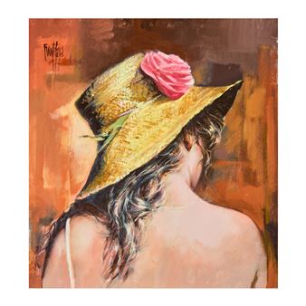 Modelo con sombrero de espaldas