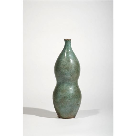 Très grand vase bouteille, en faïence émaillée gris-bleu by François Raty, 1954