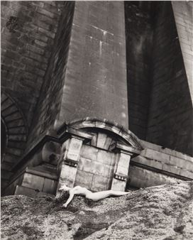 Elizabeth under the Manhattan Bridge