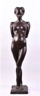 Standing with folded arms (Pomona