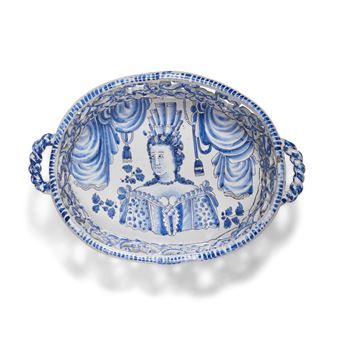 33.3cm diam, 8cm high