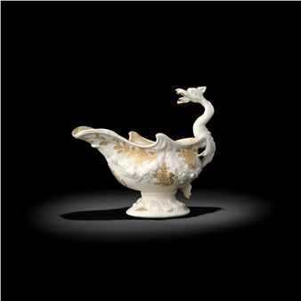 19.6cm long, 16.3cm high