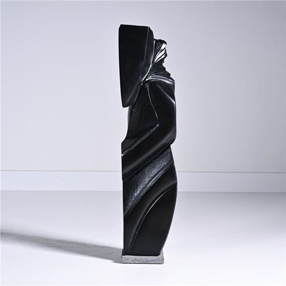 marble sculpture in Noir de Mazy by Marc Verdoodt