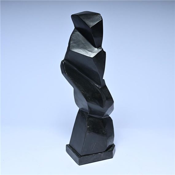 marble sculpture in Noir de Mazy by Marc Verdoodt