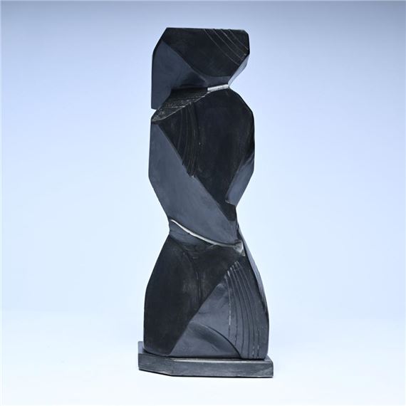 marble sculpture in Noir de Mazy by Marc Verdoodt