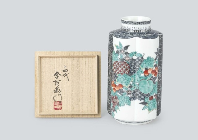 Artwork by Imaizumi Imaemon XIV, Vase with design of fruits in overglaze enamel, Made of Overglaze Enamel